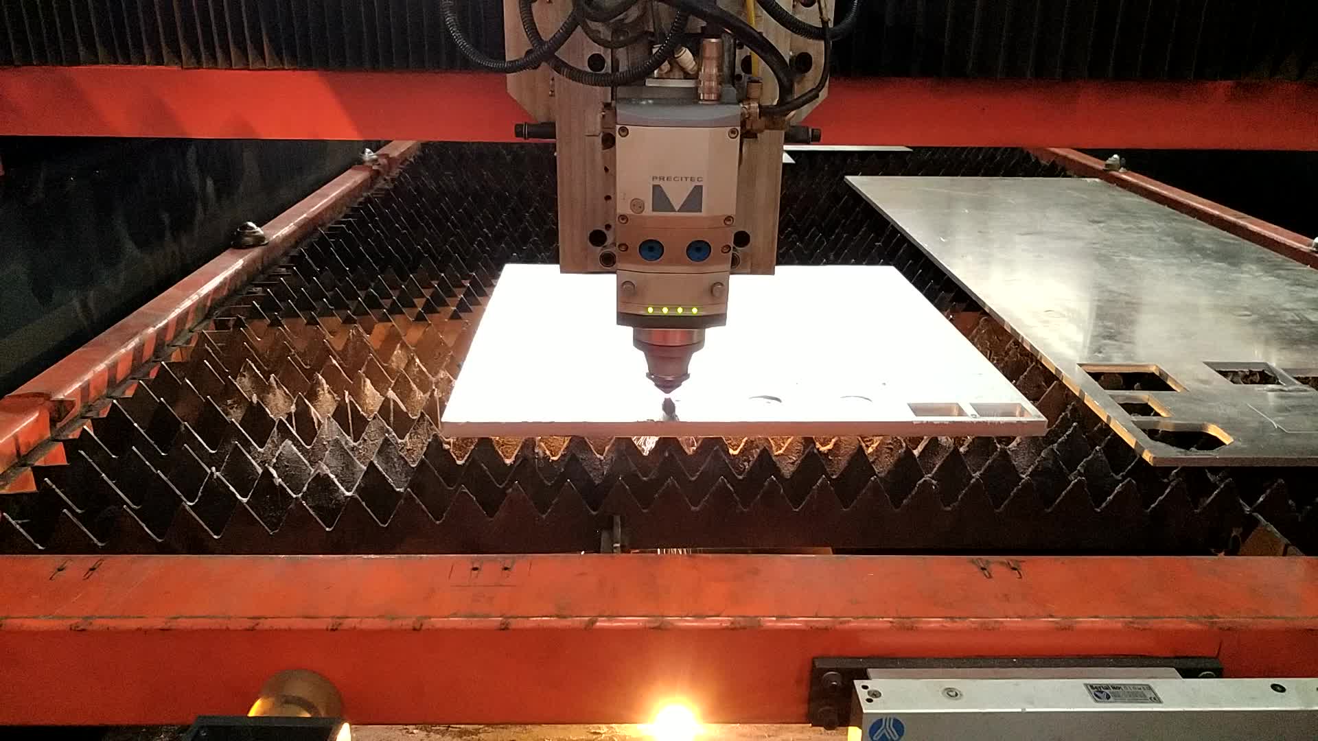 卓越性能的基石 解析万瓦激光切割机及其核心进口传动部件